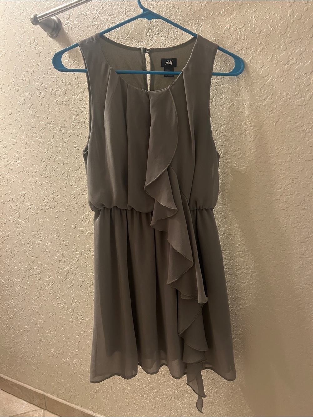H&M Women's Olive Green Ruffle Sleeveless Dress